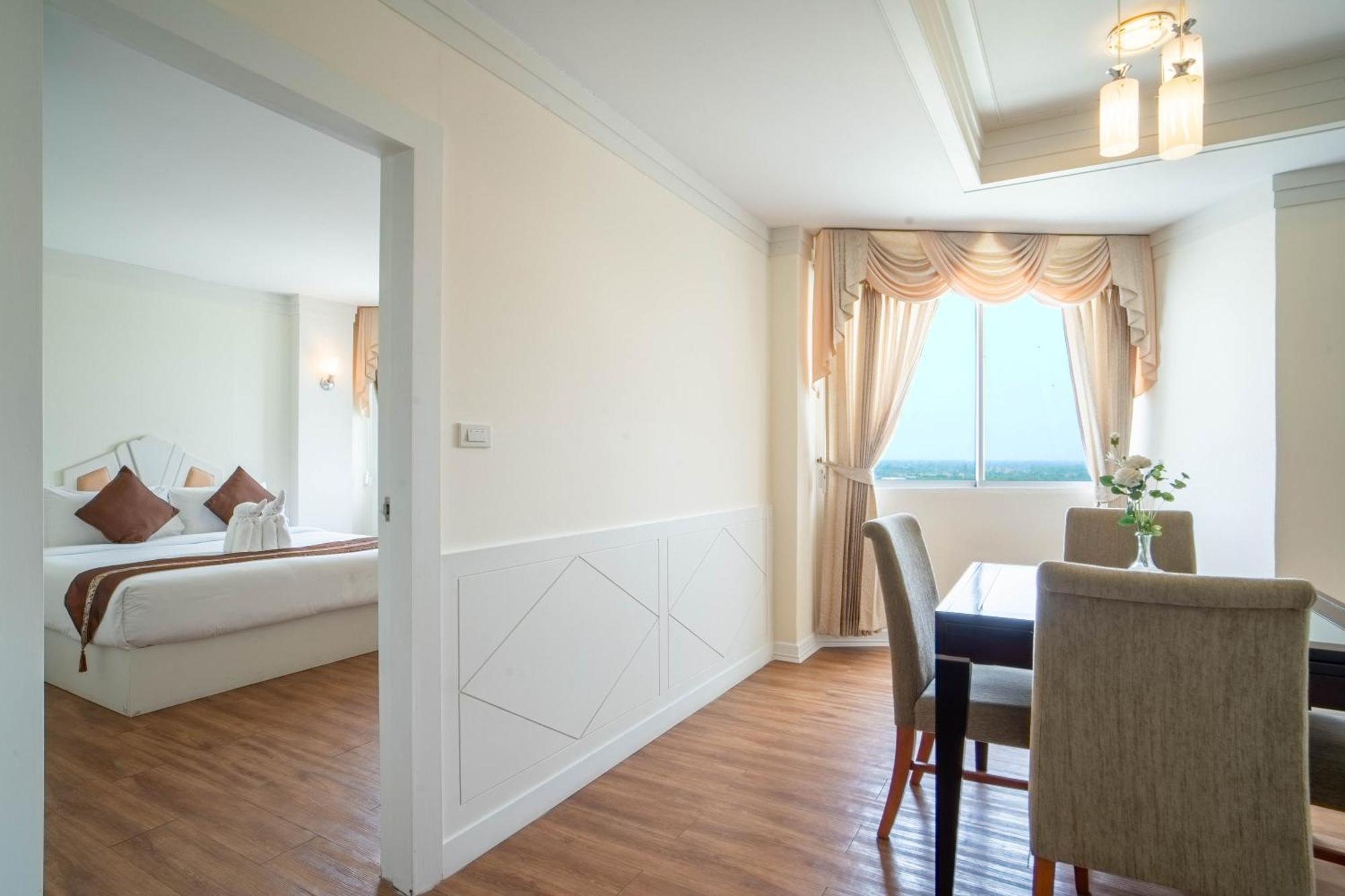Thong Tarin Hotel Surin Eksteriør bilde