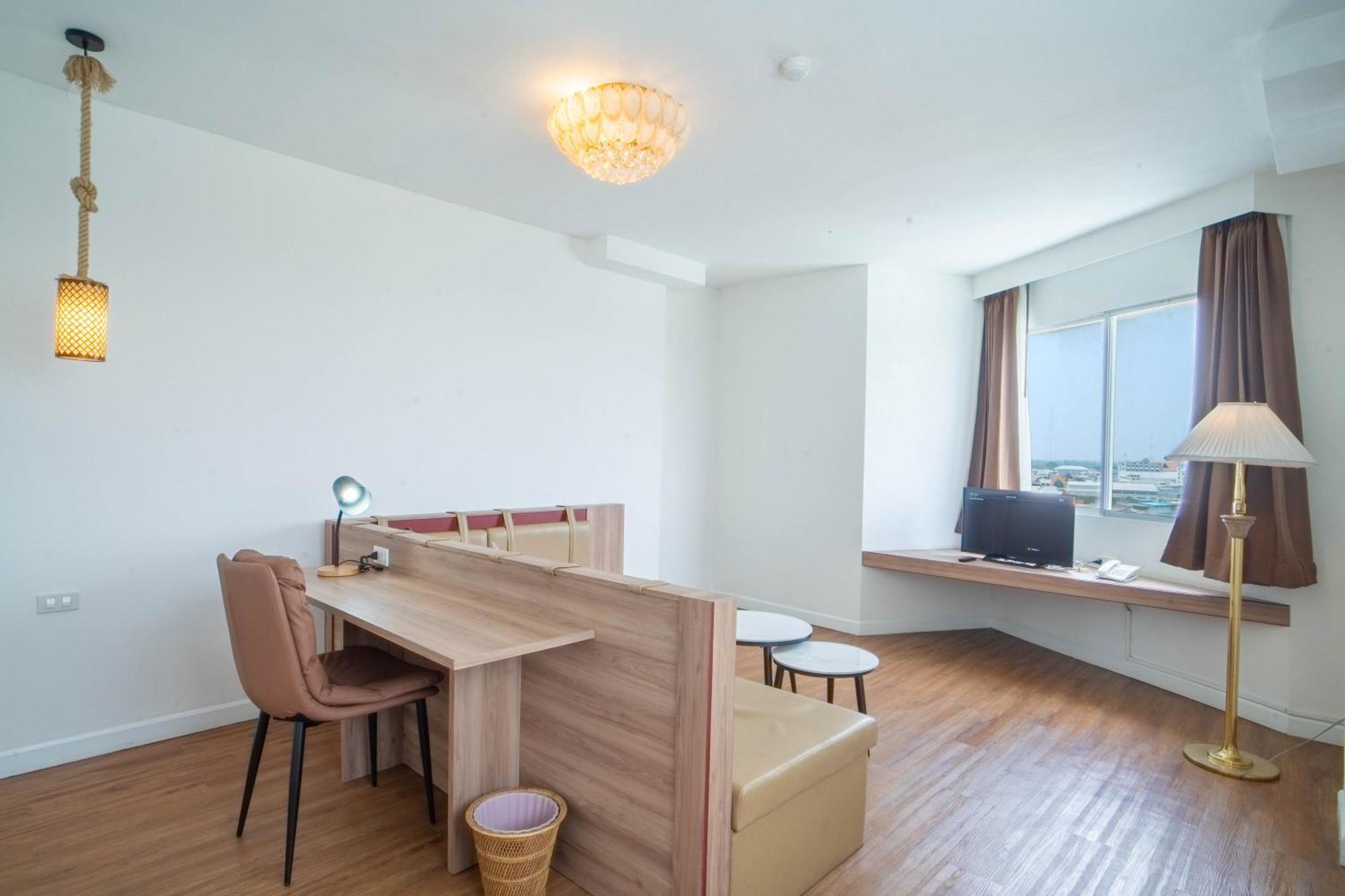 Thong Tarin Hotel Surin Eksteriør bilde