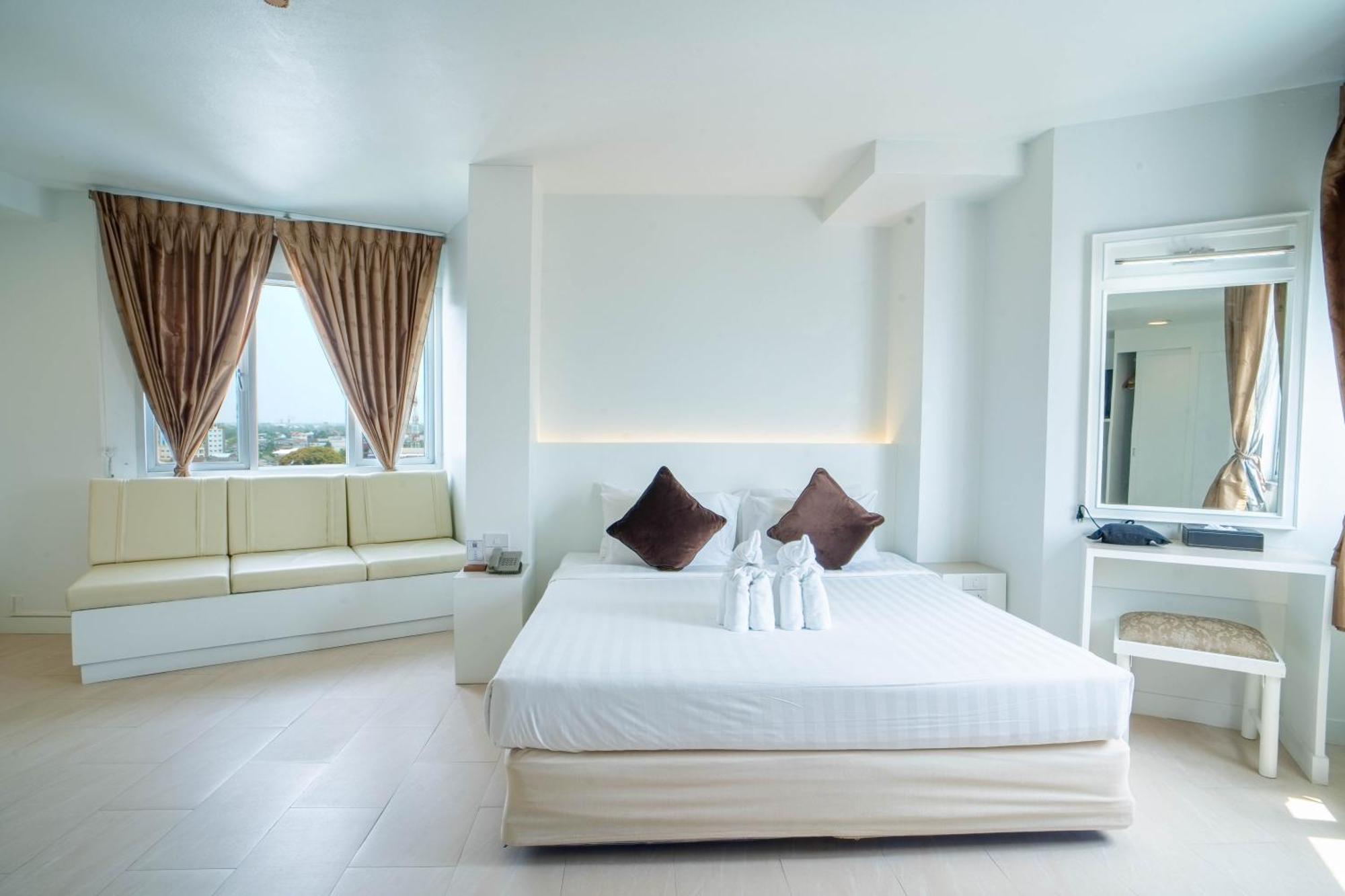 Thong Tarin Hotel Surin Eksteriør bilde